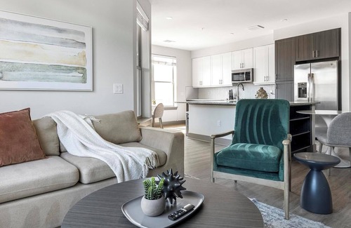 McKinney Apartment | Landing | Stylish 2BD, Pool, Gym