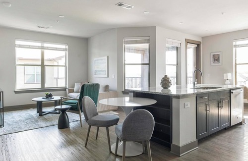 McKinney Apartment | Landing | Stylish 2BD, Pool, Gym
