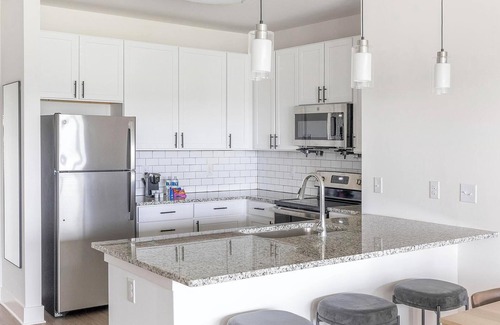 Athens Apartment | Landing | Stylish 2BD, Pool, Yoga Studio