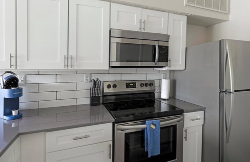 Fort Worth Apartment | Landing | Stylish Studio, Gym, Courtyard