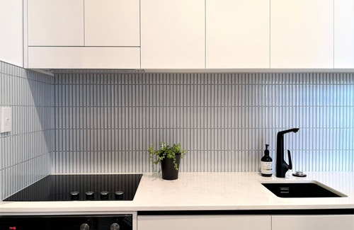 Auckland Central Business District Apartment | Landmark top corner with views and rooftop pool