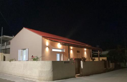 Drapanias House | Landro House