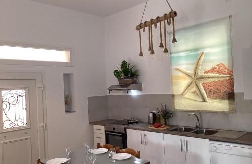 Drapanias House | Landro House