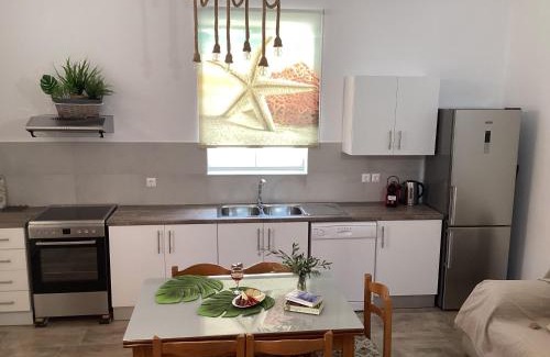 Drapanias House | Landro House