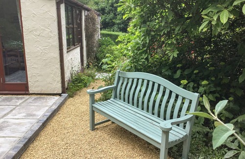 Honiton Cottage | LANE END COTTAGE, with open fire in Dalwood