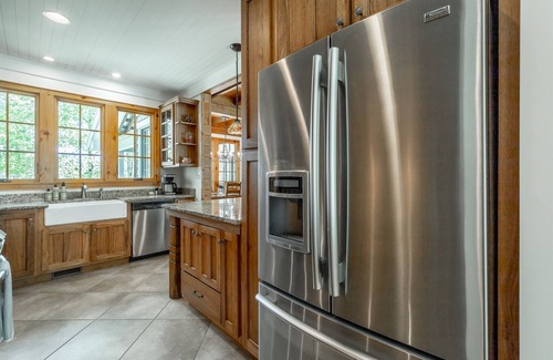 Lookout Mountain House | Lane`s End Lodge | Upscale Peaceful Retreat on 7 Acres | 3 Bed, 2.5 Bath