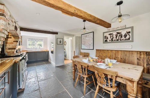 West Compton Cottage | Lanes End Cottage- situated in a pretty hamlet amid glorious Dorset countryside.