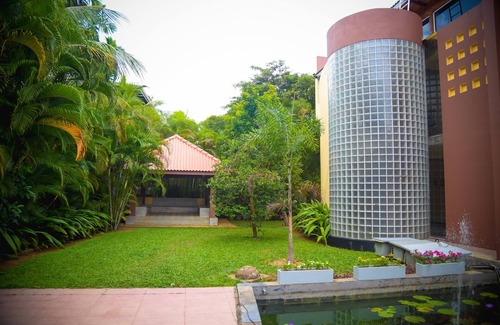 Piliyandala Villa | Lanka Lake Villa Luxury Waterfront Mansion fully Furnished to American Standards
