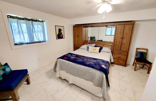 Moorefield Cabin | LanMark Farm Spacious Country Get-Away Ground Floor Suite