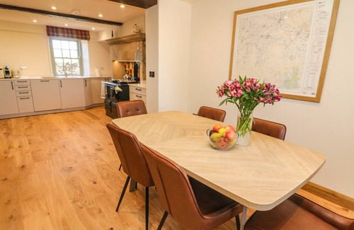Fourstones Near Bentham Cottage | LANSHAW HOUSE, family friendly, with open fire in High Bentham