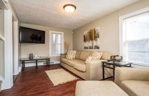 Lansing House | Lansing home: Between MSU and Old Town