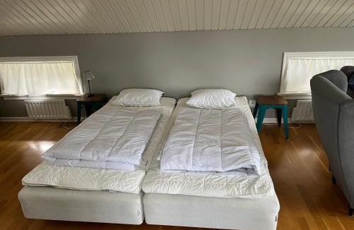 Kungalv O Apartment | Lantlig fristående lägenhet