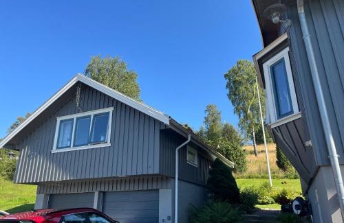 Kungalv O Apartment | Lantlig fristående lägenhet