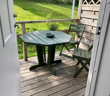 Kungalv O Apartment | Lantlig fristående lägenhet
