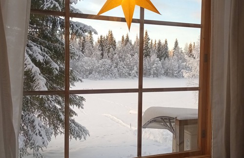 Ranua Villa | Lapin Villa Hiisi – Riverside Log Cabin with Sauna & Northern Lights