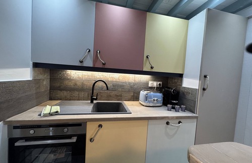Ouistreham Apartment | Larg Apartment for 6 People with a Boat-Style - 10 minutes walk from the sea