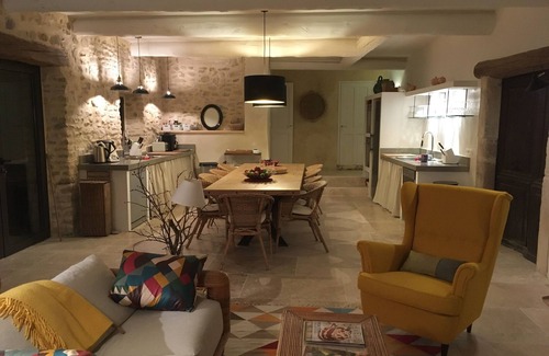 Rousset-les-Vignes House | Large renovated mas in Drôme provençale for several families or friends.