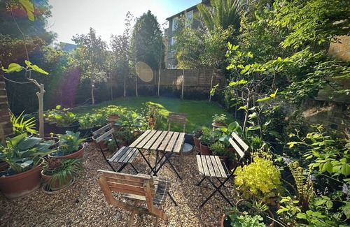 Cantelowes Apartment | Large 1 bd period apartment with own garden - Camden/Kings Cross