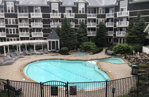 Snowshoe Condo | Large 1 Bedroom with Den. Second floor overlooking pool.