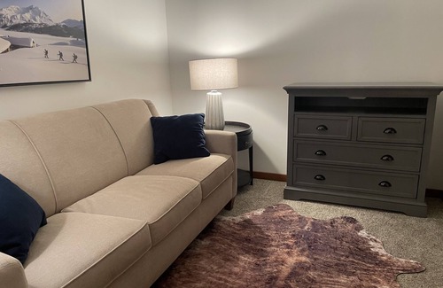 Snowshoe Condo | Large 1 Bedroom with Den. Second floor overlooking pool.