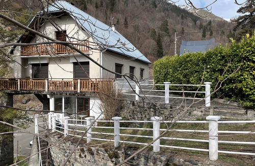 Bareges Ski Chalet | Large 16-bed house at the entrance to Barèges, at the foot of the shuttle buses