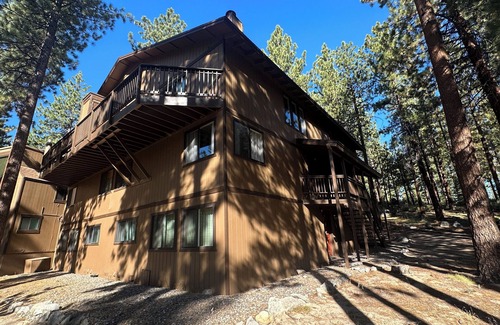 Zephyr Cove House | Large 1875 SF 2-bedroom + 2 LR with Sofa Beds townhome in Zephyr Cove with WiFi