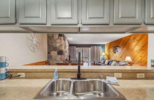 Bellaire House | Large 2 Floor Condo, Pool Pass, Beach Club, walk to Shanty Creek