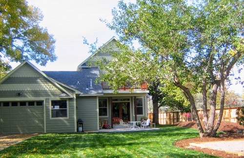 Meadow Glen House | Large, 2-story Victorian home, w/huge backyard & Flatiron views! Ideal location