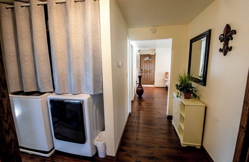 Ashwaubenon House | Large 2-Unit House-Near Lambeau