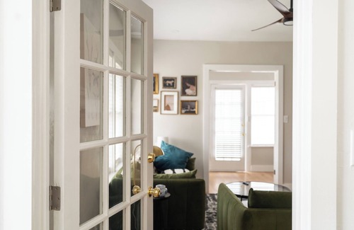 Lincoln Terrace Condo | Large 2bd 2ba beautiful home in historical neighborhood center to everything.