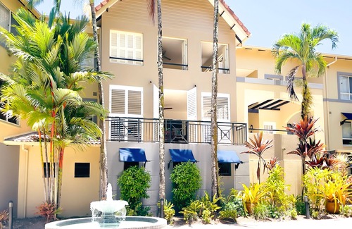 Edge Hill Apartment | Large 2Bdrm Mediterranean-Style Resort Apartment
