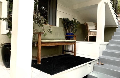 Rossmoyne House | Large 2BR/1.5BA Family Suite In The LA Foothills