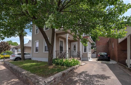 Southington Apartment | Large 2nd floor of duplex in town center