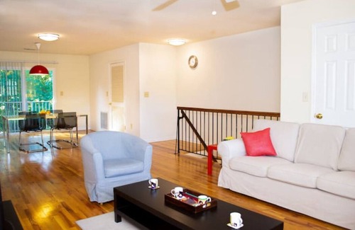 Bridgewater Apartment | Large 3 bedroom Bridgewater apt - Family friendly ,Private, Close to highways