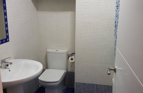 Punta Umbria Condo | Large 3 bedroom apartment, bathroom and toilet 5 minutes from the beach