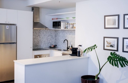 Auckland Central Business District Apartment | Large 3 bedroom apartment on High Str. Auckland C.B.D.