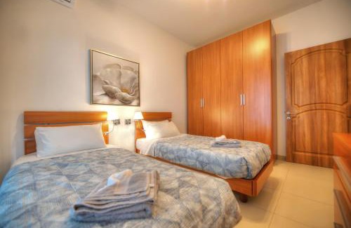 Sliema Apartment | Large 3 bedrooms steps away from Balluta Bay BCAM2-1