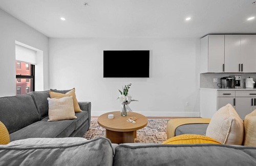 Central Business District Apartment | Large 3 BR Apt- Downtown Luxury
