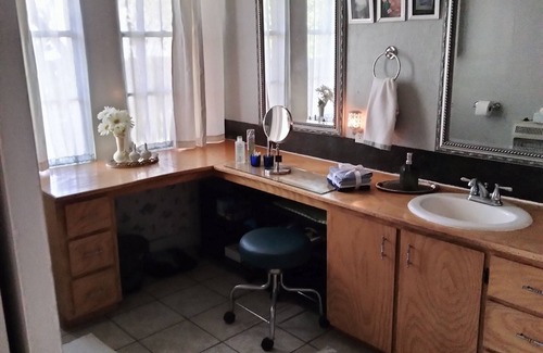 Ruston Bed & Breakfast | Large 3 room suite including coffee bar , TV