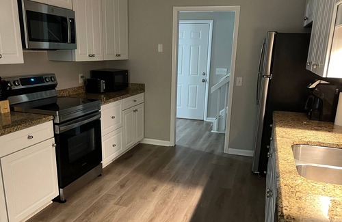 Greensboro House | Large 4 BR Home in the Heart of GSO