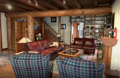 Minocqua House | Large 5 bed/5.5 bath house surrounded by water on beautiful Lake Minocqua!