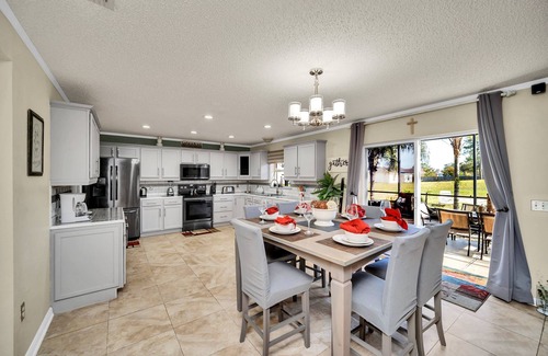 Kissimmee Villa | Large 5 Bedroom Property Close to All The Attractions