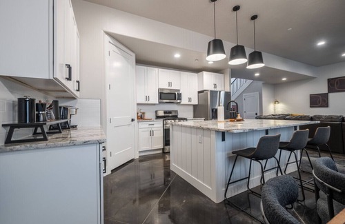 Hurricane House | Large 5 bedroom with double bunkroom and pool