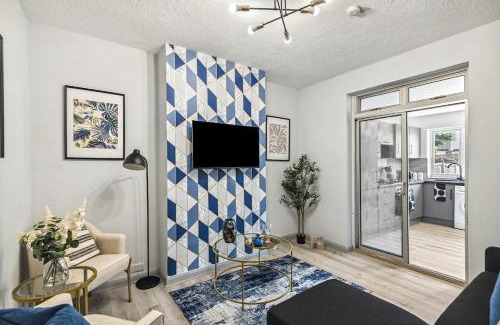 Longthornton Apartment | Large 5Bed House London Next CUH Free Parking