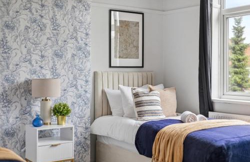 Longthornton Apartment | Large 5Bed House London Next CUH Free Parking