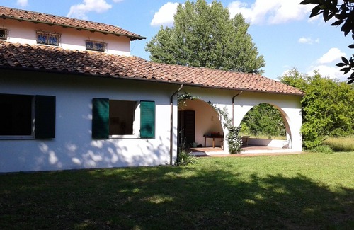 Massa Villa | Large 60s villa with large garden, near the sea.
