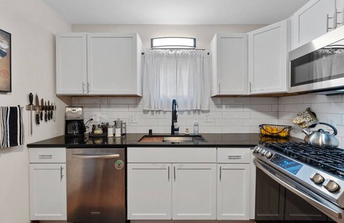 Bay View House | Large 7 Bedroom House in Bay View MKE