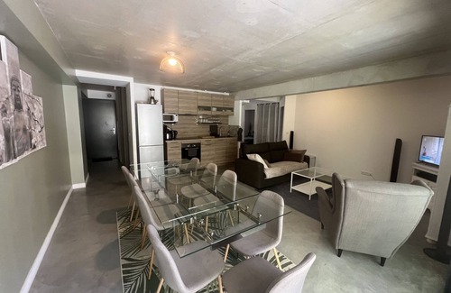 Lattes Apartment | Large air-conditioned F4, heated jacuzzi, gym, 10 min from train stations, airport and beaches.