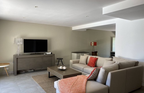 Lagnes House | LARGE AIR-CONDITIONED SINGLE-STOREY LOFT, GARDEN, PRIVATE SWIMMING POOL, QUIET LOCATION IN LUBERON