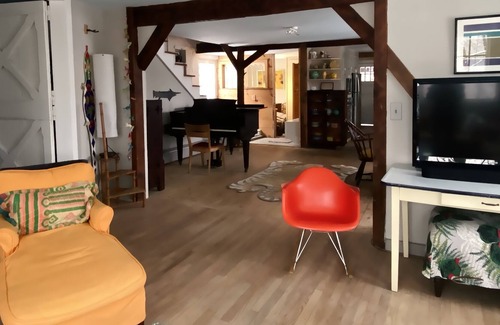 Town of Clermont House | Large and beautiful converted barn on 17 acres, near Bard, Tivoli